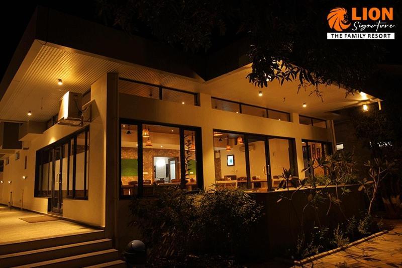 Lion Signature Family Resort Sasan Gir Luaran gambar